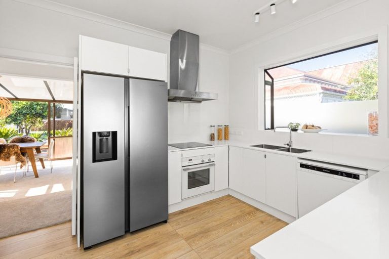 Photo of property in 500 Fenwick Street, Mayfair, Hastings, 4122