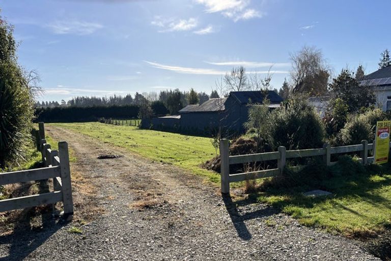 Photo of property in 62 Timaru Road, Waimate, 7924