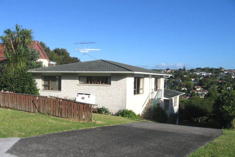 Photo of property in 2/32 Shanaway Rise, Hillcrest, Auckland, 0627