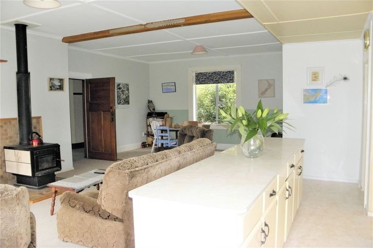 Photo of property in 77-79 Newcastle Street, Hampden, 9410