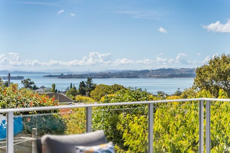 Photo of property in 37 Mellons Bay Road, Mellons Bay, Auckland, 2014