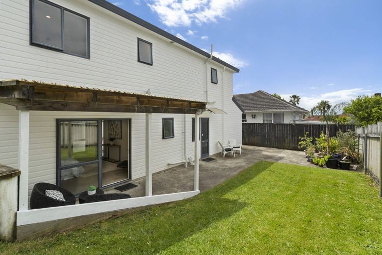 Photo of property in 2/26 Blenheim Street, Glenfield, Auckland, 0629
