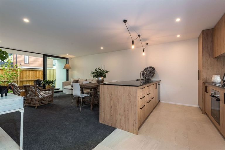 Photo of property in 2/10 Bishop Street, Green Bay, Auckland, 0604