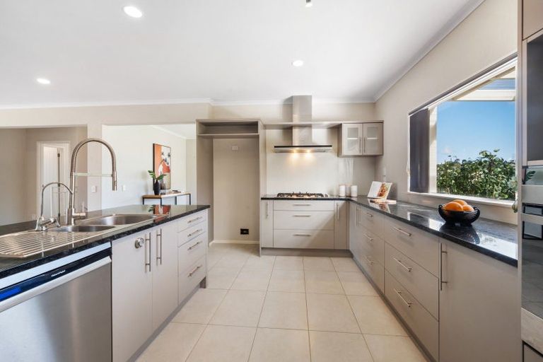 Photo of property in 231 Jeffs Road, Flat Bush, Auckland, 2016