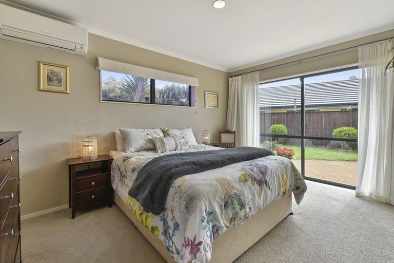 Photo of property in 4 Croftview Road, Wattle Downs, Auckland, 2103