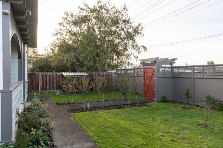 Photo of property in 46 Cologne Street, Martinborough, 5711