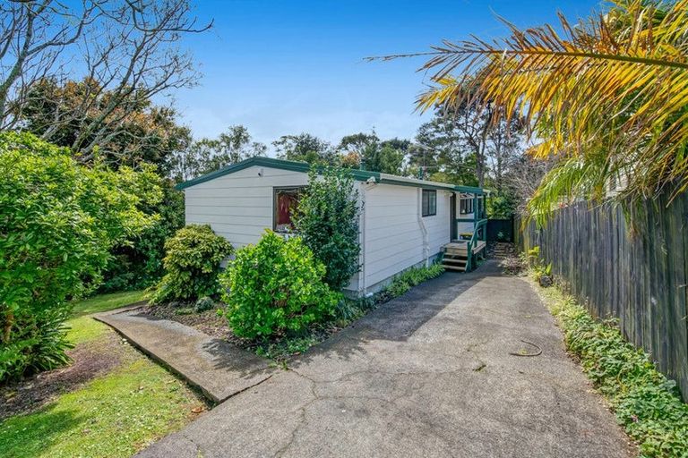 Photo of property in 22 Randal Place, Bayview, Auckland, 0629