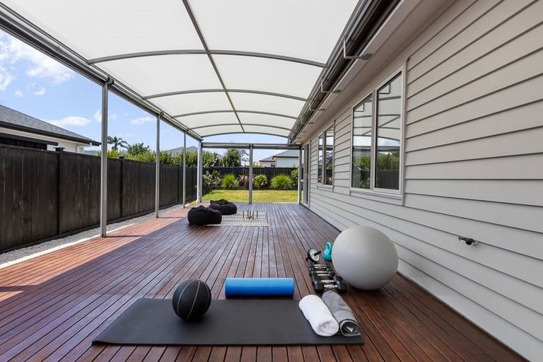 Photo of property in 9 Walter Ruddock Avenue, Kumeu, 0810