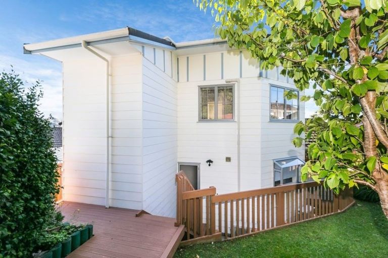 Photo of property in 148 Mark Avenue, Grenada Village, Wellington, 6037