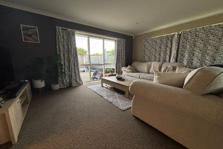 Photo of property in 12 Max Short Drive, Pukekohe, 2120