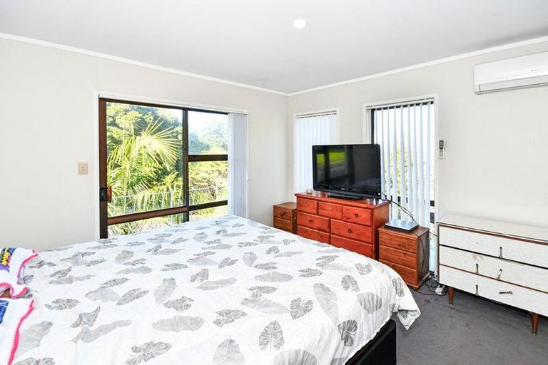 Photo of property in 24 Eugenia Rise, Totara Heights, Auckland, 2105