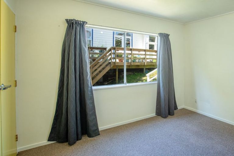 Photo of property in 12 Fairburn Grove, Johnsonville, Wellington, 6037