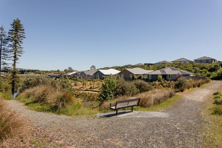 Photo of property in 30 Kauri Lane, Omokoroa, 3114