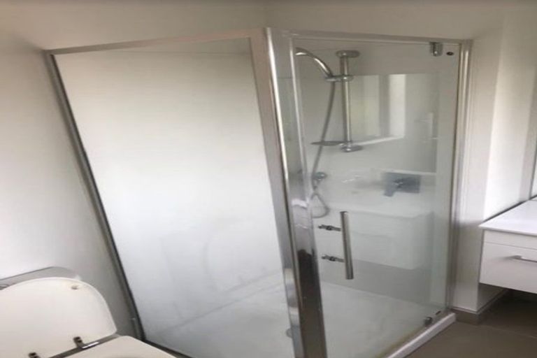 Photo of property in 75a Fields Parade, Oteha, Auckland, 0632