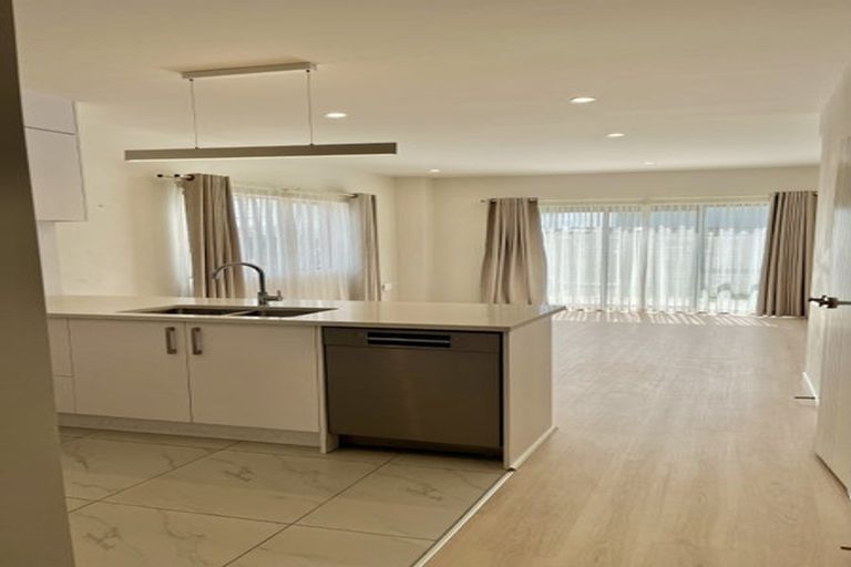 Photo of property in 1 Faithful Drive, Karaka, Papakura, 2113