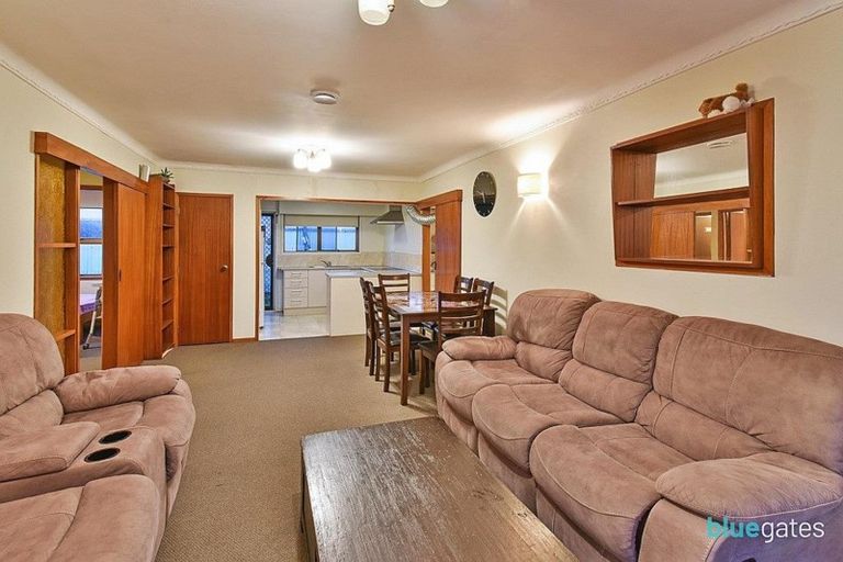 Photo of property in 2/215 Shirley Road, Papatoetoe, Auckland, 2025