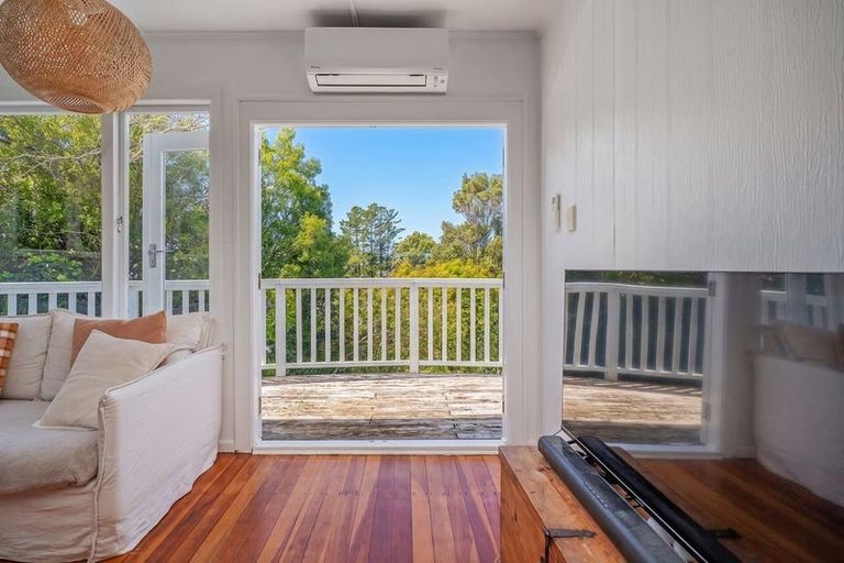 Photo of property in 4 Ocean Beach Road, Tairua, 3508