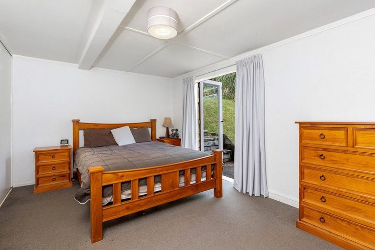 Photo of property in 2 Rata Road, Stanmore Bay, Whangaparaoa, 0932