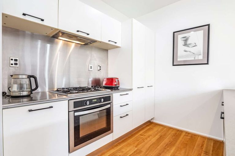 Photo of property in 76g Edmonton Road, Henderson, Auckland, 0612