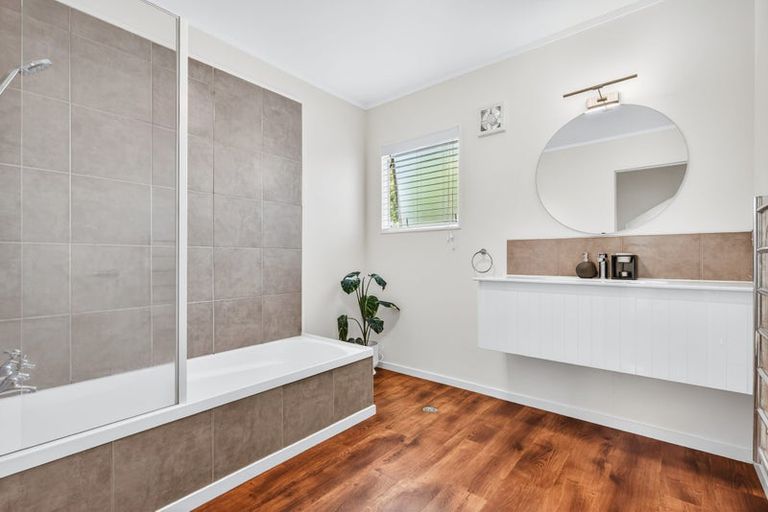 Photo of property in 30 Ramsay Drive, Acacia Bay, Taupo, 3385