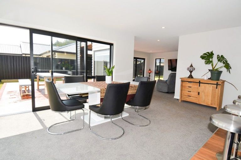 Photo of property in 77 Richfield Drive, Waikiwi, Invercargill, 9810