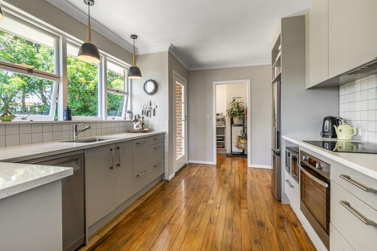 Photo of property in 279 Glengarry Road, Glen Eden, Auckland, 0602