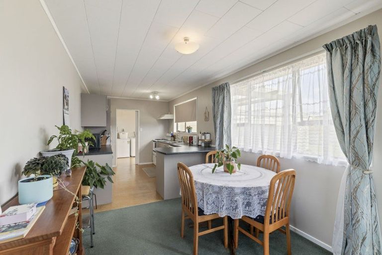 Photo of property in 12 Towai Street, Inglewood, 4330