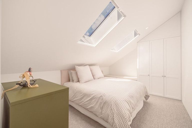 Photo of property in 8a Beachville Road, Redcliffs, Christchurch, 8081