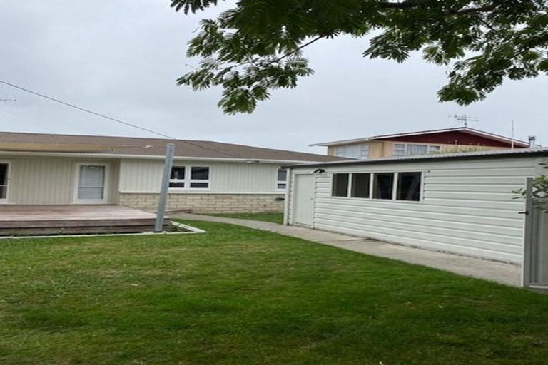 Photo of property in 11 Windsor Terrace, Taradale, Napier, 4112