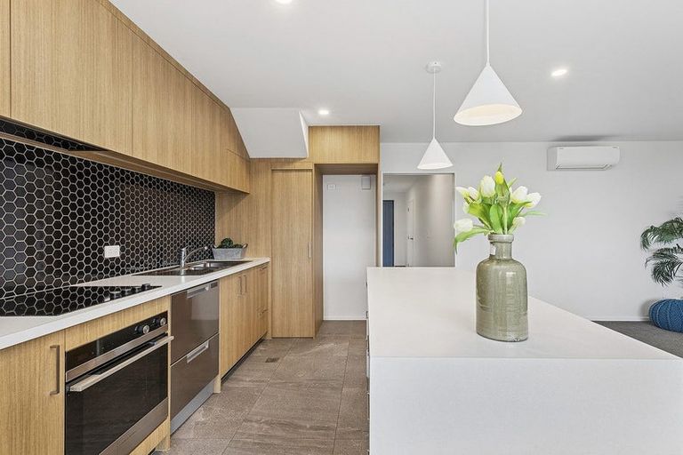 Photo of property in 28 Holystone Road, Whitby, Porirua, 5024