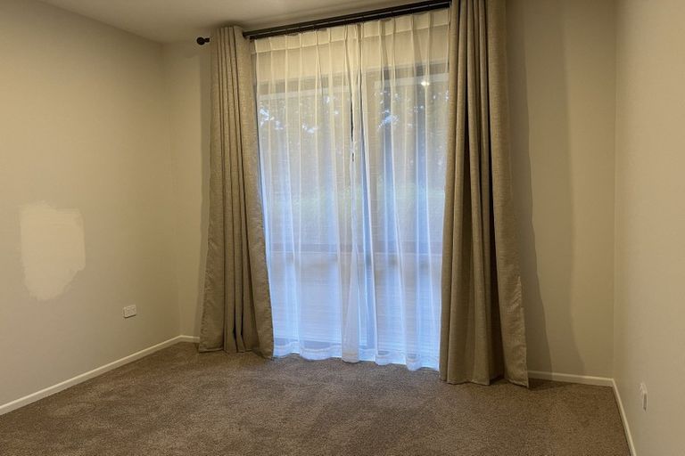 Photo of property in 21 Reserva Crescent, Kumeu, 0810