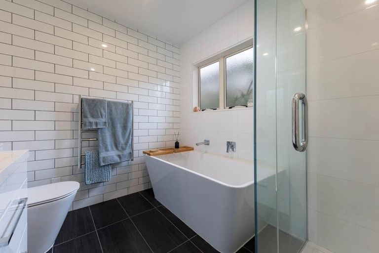 Photo of property in 3/263a Titirangi Road, Titirangi, Auckland, 0604