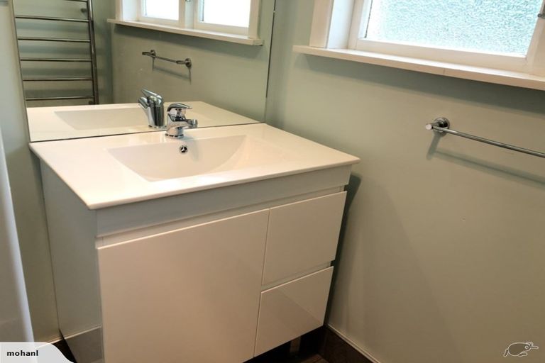 Photo of property in 2/54 Kings Crescent, Hutt Central, Lower Hutt, 5010