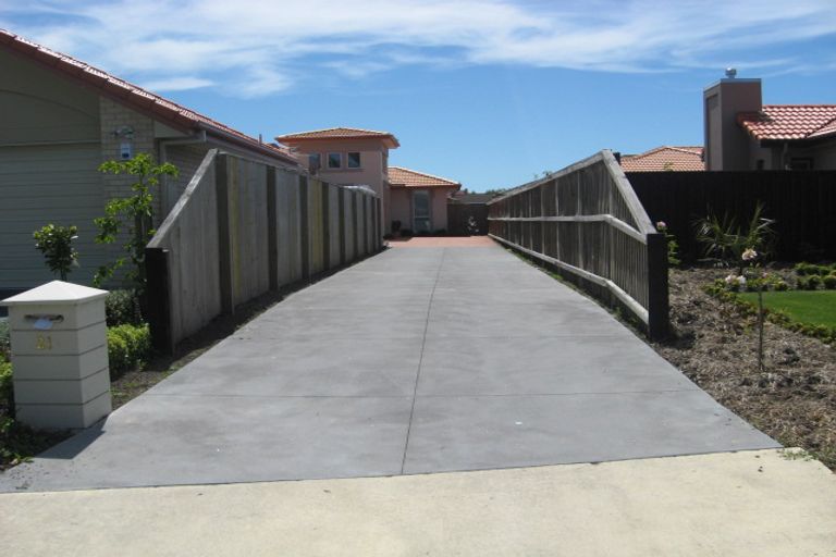 Photo of property in 21 Caleb Place, Northwood, Christchurch, 8051