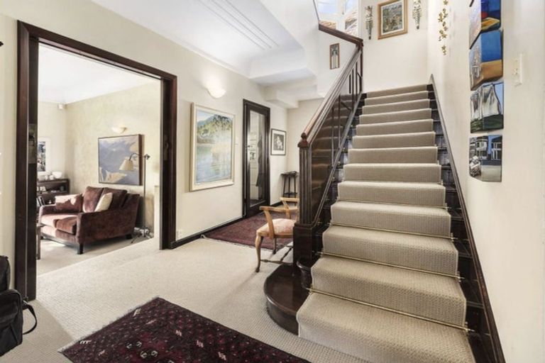 Photo of property in 11 Kinross Street, Kelburn, Wellington, 6012