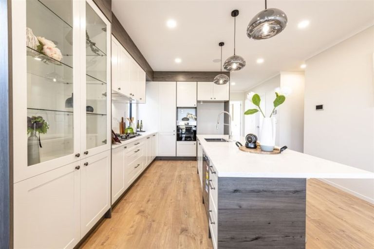 Photo of property in 54 Tir Conaill Avenue, Flat Bush, Auckland, 2019