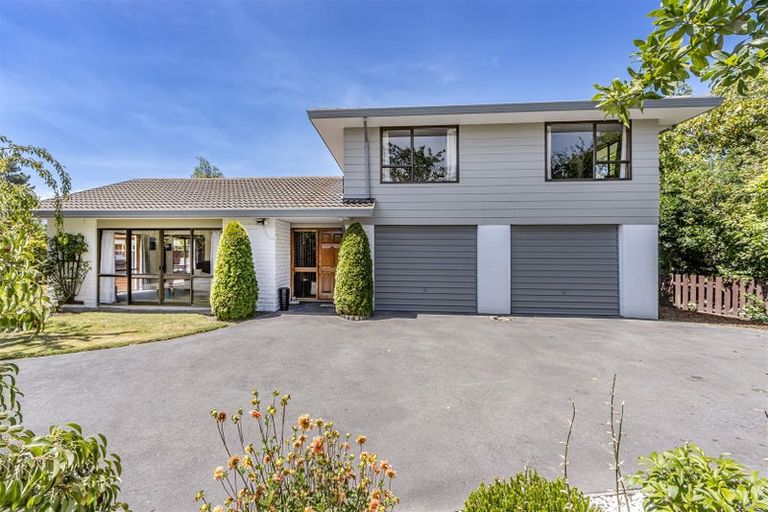 Photo of property in 5a Banff Place, Avonhead, Christchurch, 8042