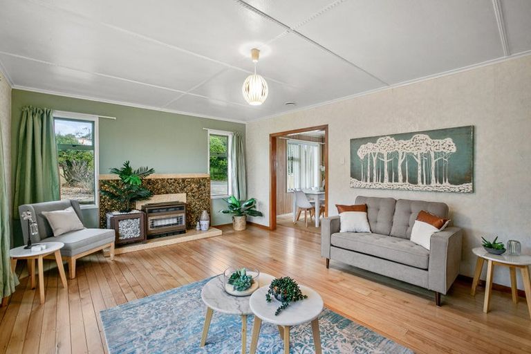 Photo of property in 5 Endeavour Street, Marfell, New Plymouth, 4310