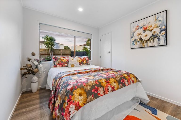 Photo of property in 34 Kelman Road, Kelston, Auckland, 0602