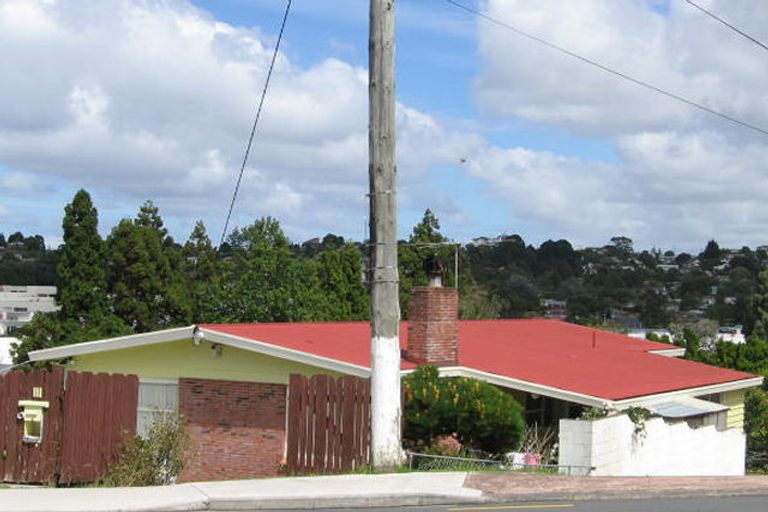 Photo of property in 111 Target Road, Totara Vale, Auckland, 0629