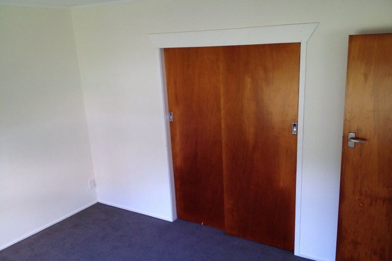 Photo of property in 2/78 Chivalry Road, Glenfield, Auckland, 0629