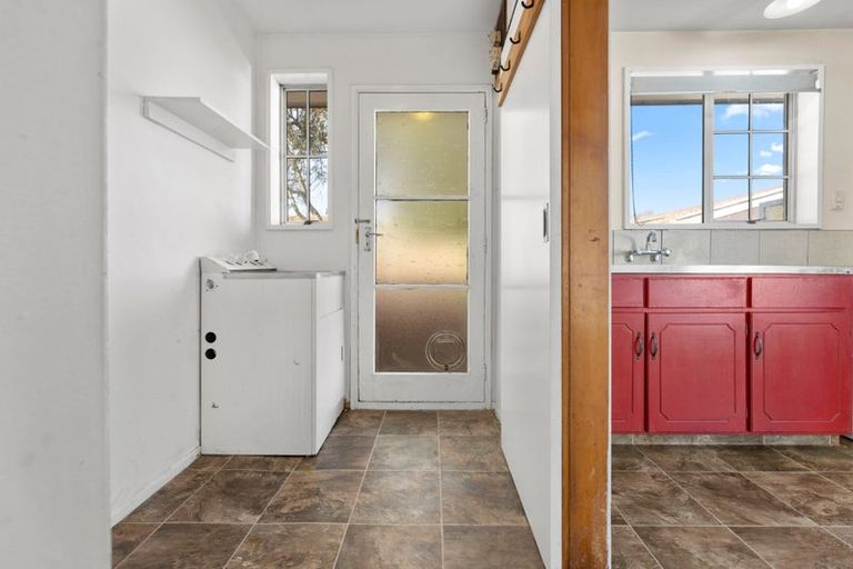 Photo of property in 1/12 Shetland Street, Woolston, Christchurch, 8062