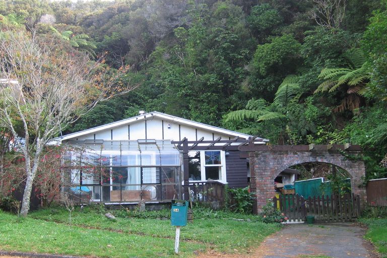 Photo of property in 34 August Street, Stokes Valley, Lower Hutt, 5019