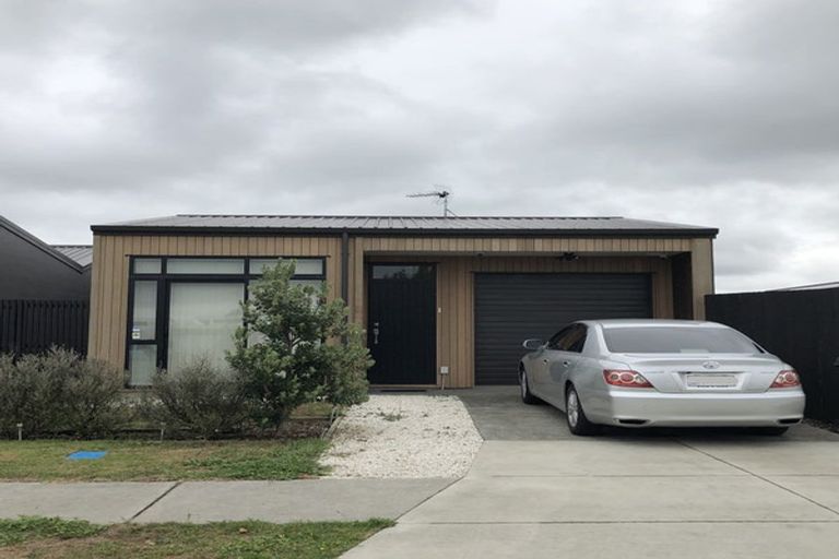 Photo of property in 11 Leadership Crescent, Papakura, 2110