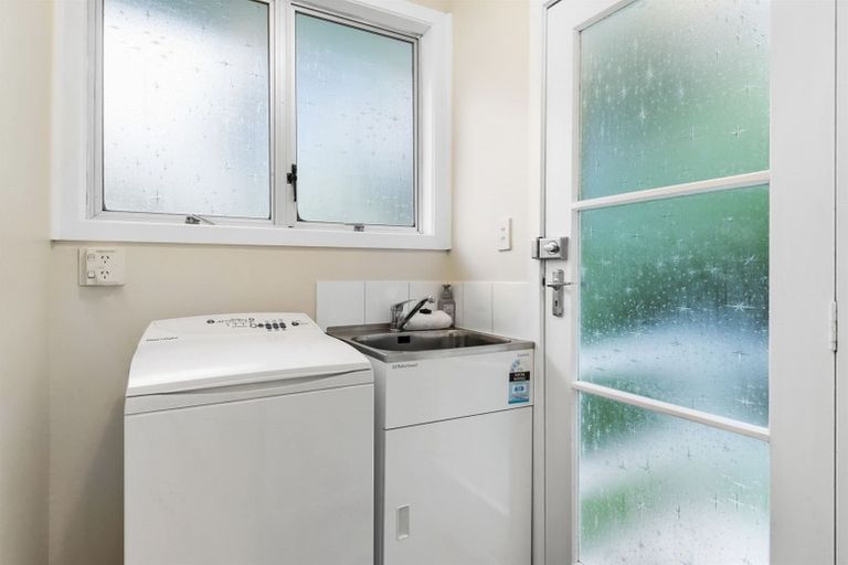 Photo of property in 1/26 Rewi Street, Torbay, Auckland, 0630