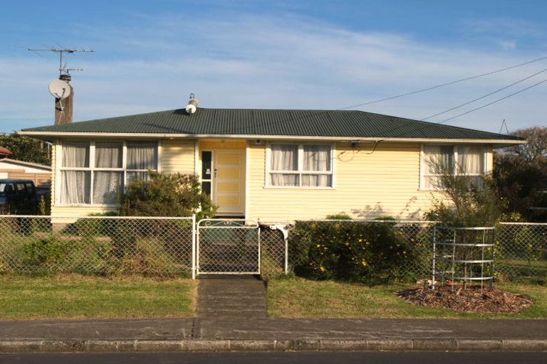 Photo of property in 44 Blake Road, Mangere East, Auckland, 2024