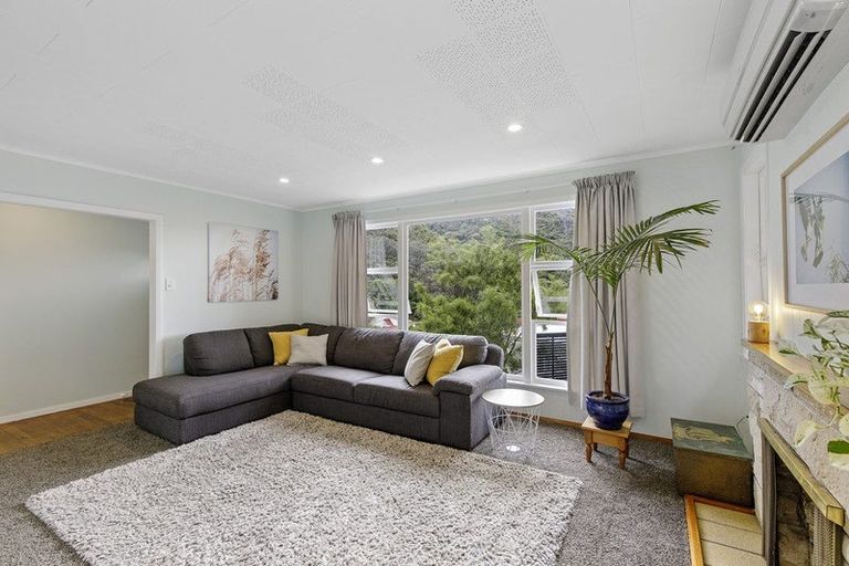 Photo of property in 14 Willcox Grove, Naenae, Lower Hutt, 5011