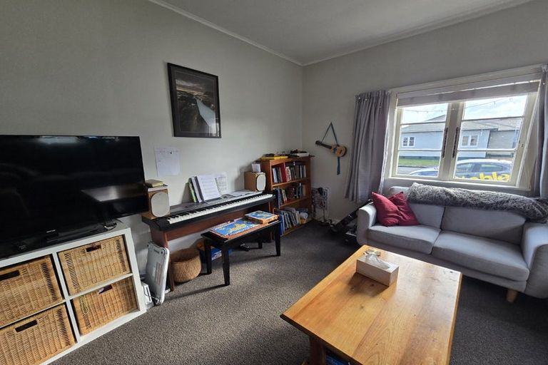 Photo of property in 77 Bell Road, Waiwhetu, Lower Hutt, 5010