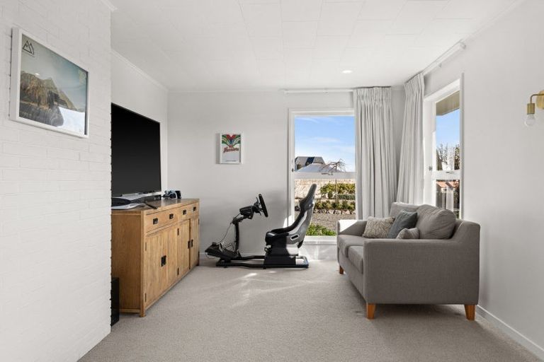 Photo of property in 21 Busby Hill, Havelock North, 4130