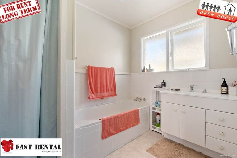 Photo of property in 1/8 Waverley Avenue, Glenfield, Auckland, 0629